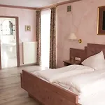 Hirsch Hotel