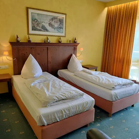 Hirsch Hotel 3*