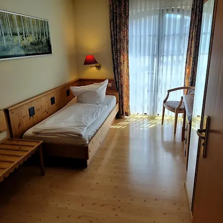 Hotel Hirsch 3*